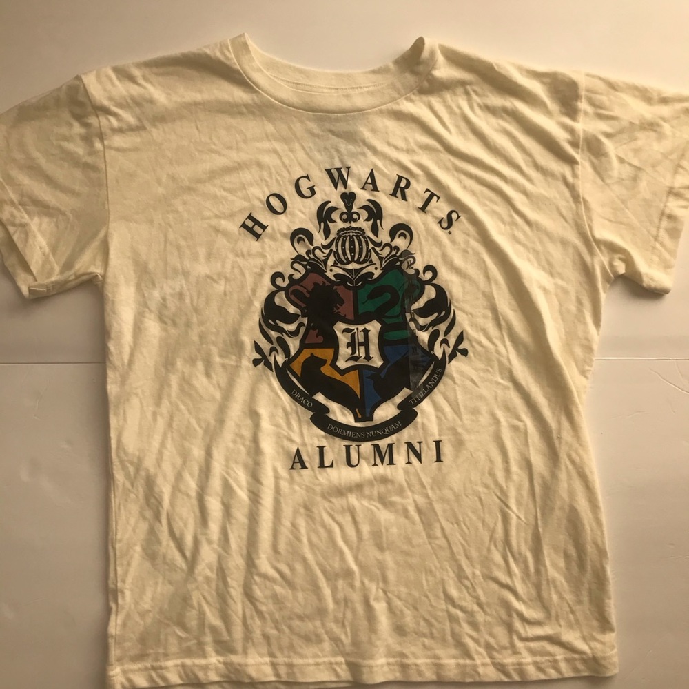 Harry Potter hogwarts alumni shirt XL